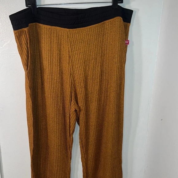 West Wind, 3x/4x, high-rise flare leg ribbed elastic waist, pocketed pant - Picture 6 of 8